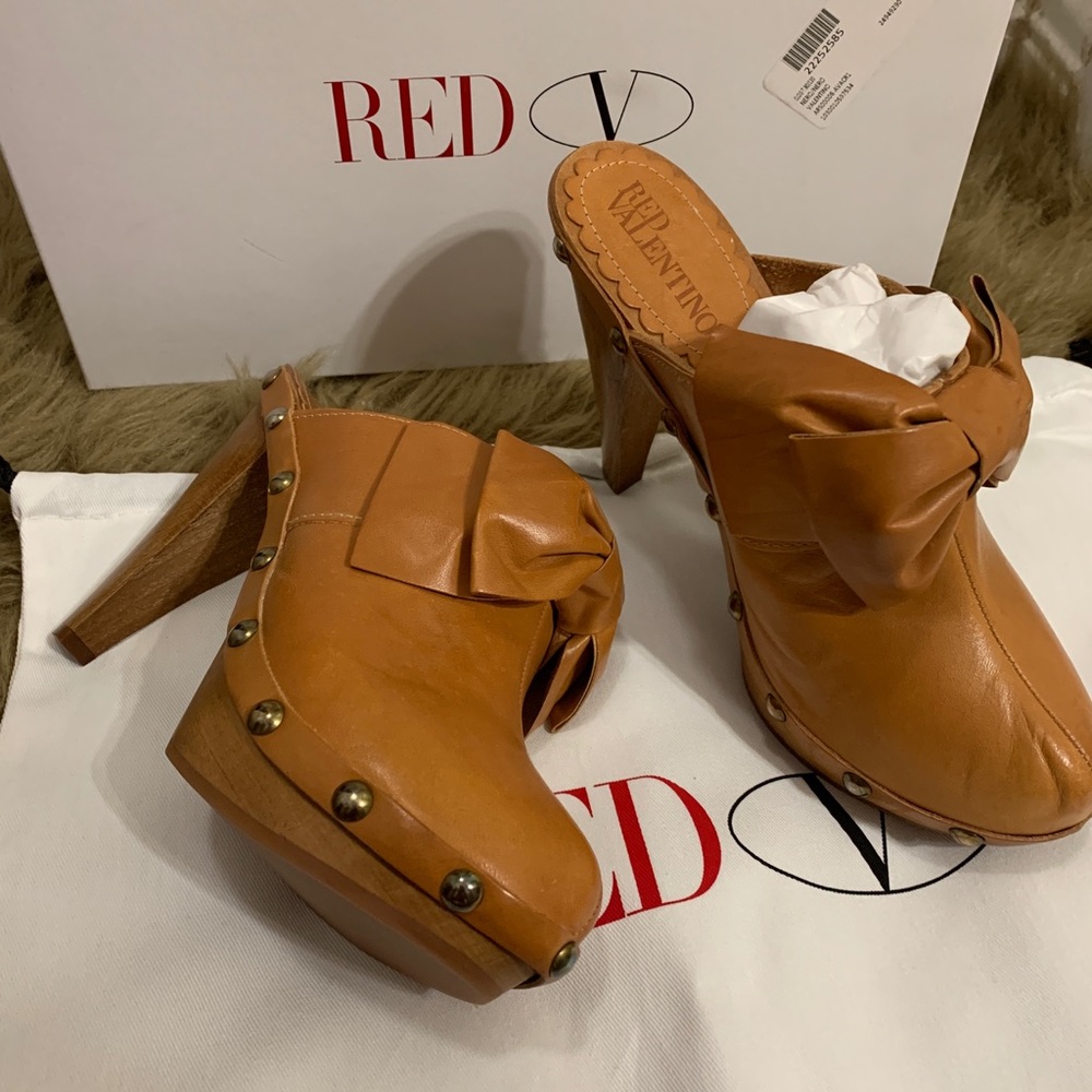 Authentic RED VALENTINO ITALIAN LEATHER STUDS CLOG - Picture 3 of 15